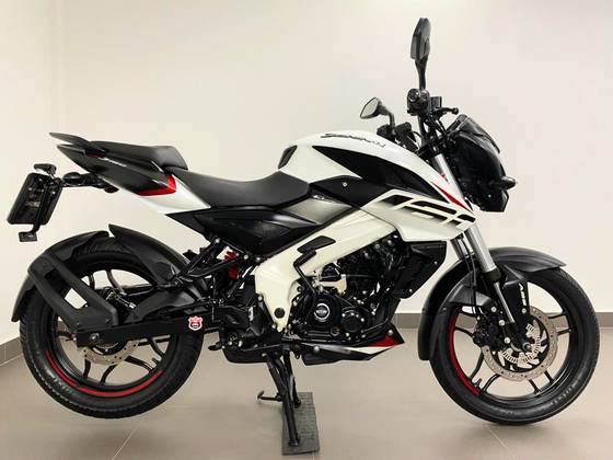 BAJAJ DOMINAR 160 